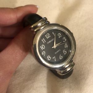 🍀 4/$15! Embassy leather cuff watch